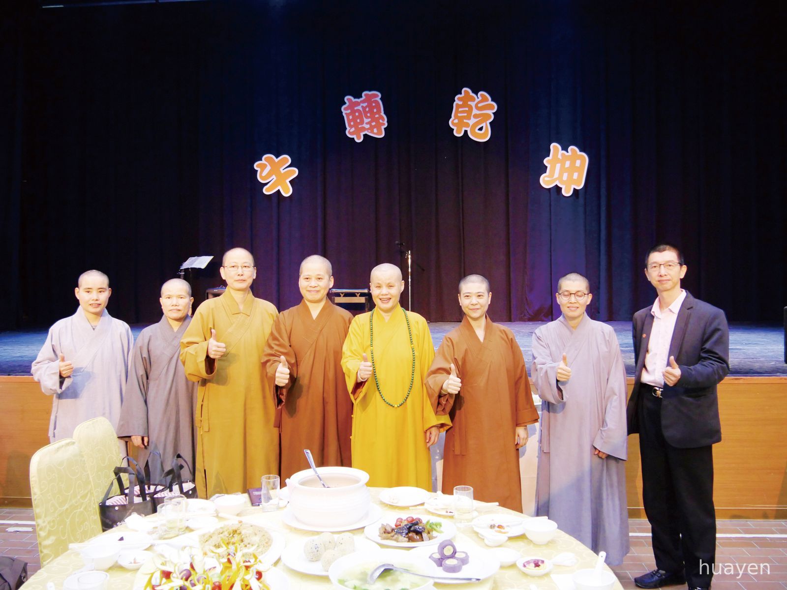 01智光商工餐飲科109學年度畢業成果展，賢度董事長與現場貴賓給予極高評價。