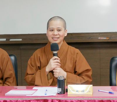 04天蓮副院長兼任學務長勉勵同學應認真的對待每件事。