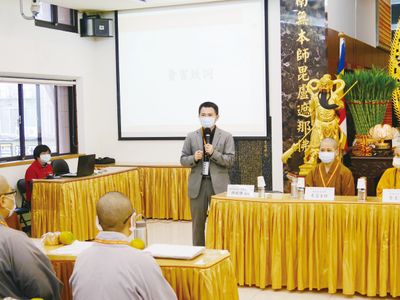 06徐銘謙老師致詞勉勵受獎同學。