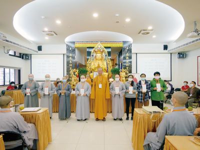 10明光法師與碩士班受獎者合影。