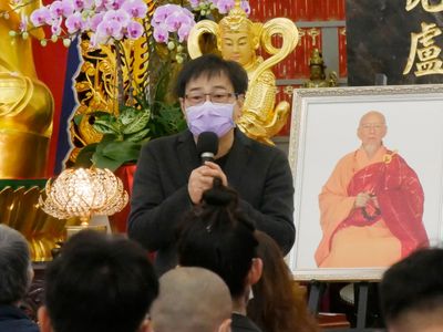 03有鹿文化事業有限公司許悔之社長致詞時說，若沒有時間讀完《華嚴經》的話，請你閱讀賢度法師的傳記。
