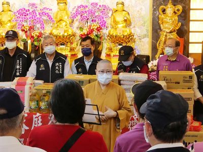 03華嚴慈善基金會天演董事長致詞。