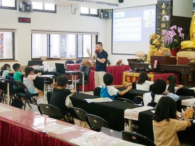 05徐銘謙老師的「佛教小故事」課程。