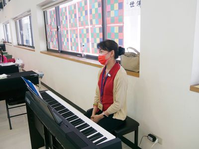 08歡樂帶動唱課程由郭媛芳、王勝枝、蘇郁然、張玉珍四位音樂老師授課。
