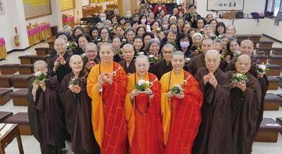 09「元旦叩鐘祈福」活動，全體合影。