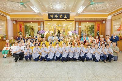 03台北市佛教會112年敬老尊賢表揚大會結束後，全體貴賓合影。