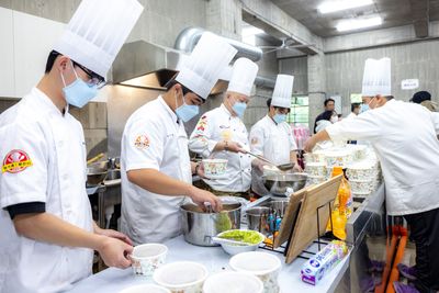 08新北市智光商工師生響應的「養生蔬食饗宴」。